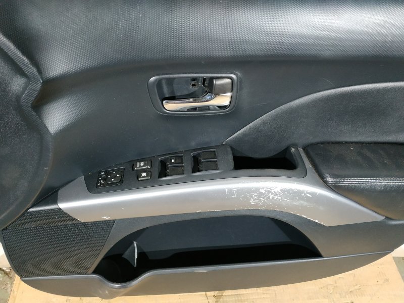 Ручка двери внутренняя передняя правая Mitsubishi XL 2007 Внедорожник 2.2 дизель 7221A766 контрактная