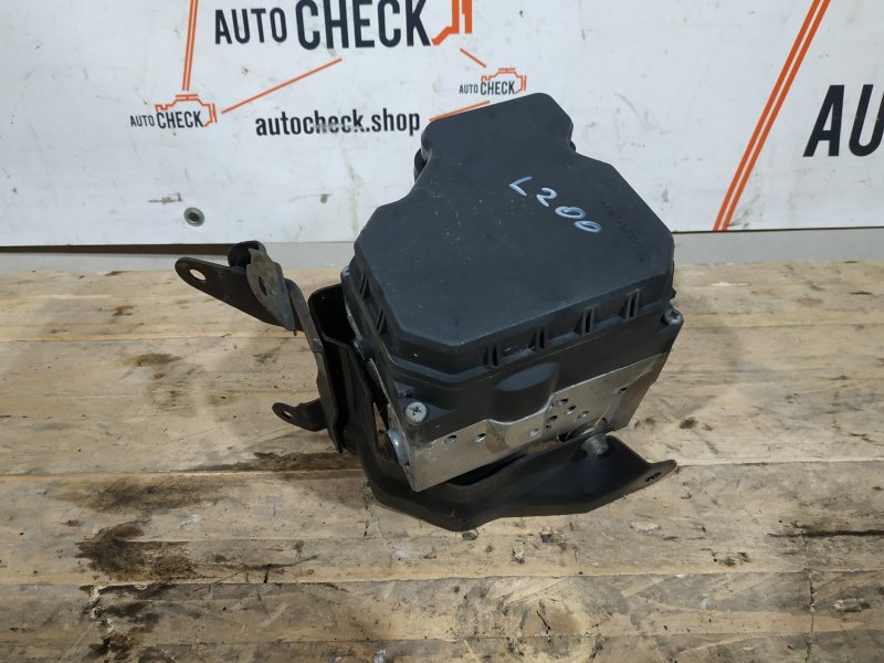 Блок ABS Mitsubishi L200 2006 Пикап 2.5 дизель 4670A168 Б/У
