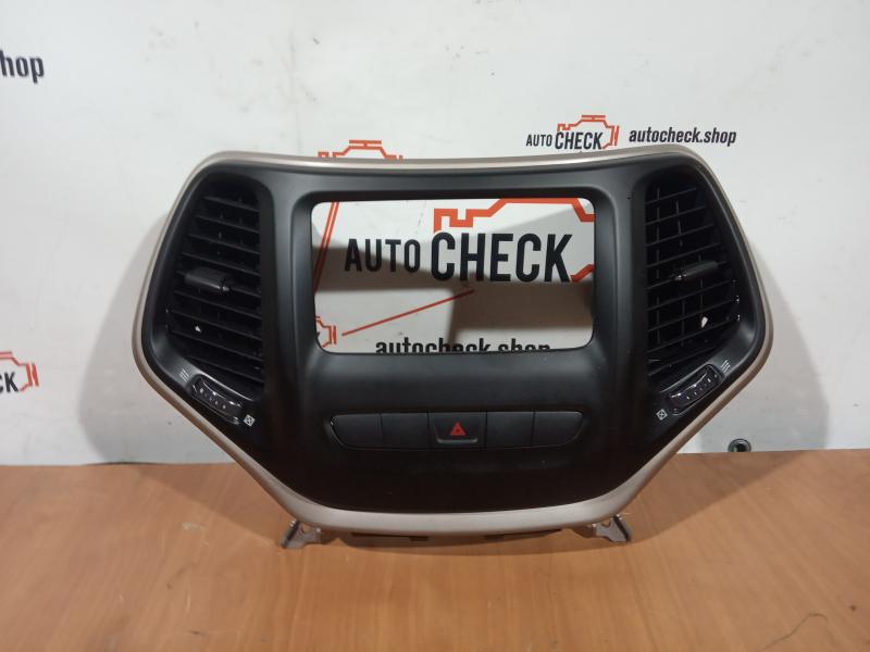 Рамка магнитолы Jeep Cherokee 2015 Внедорожник 2.4 6MC961S5AA Б/У