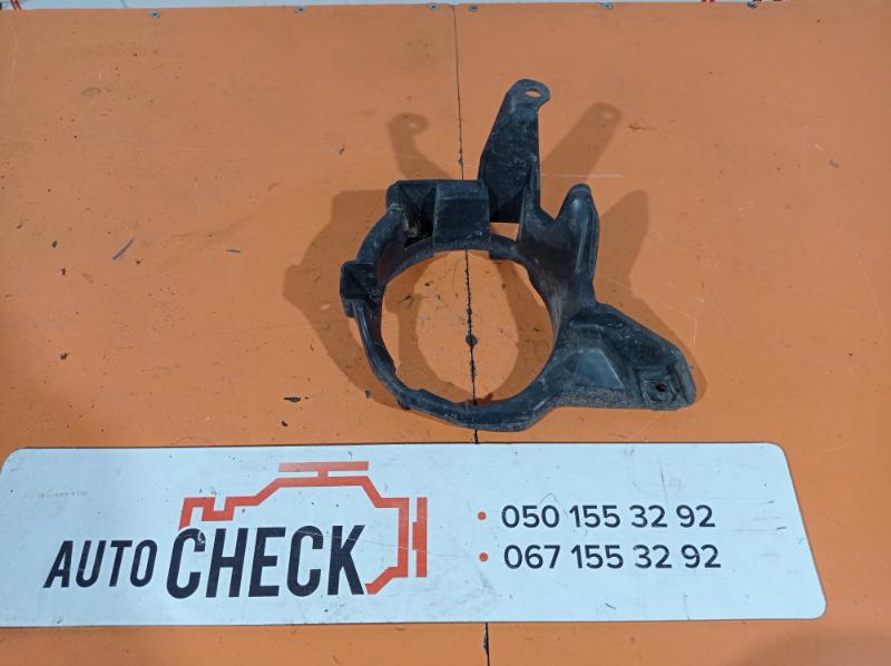 Кронштейн противотуманной фары правый Toyota RAV 4 2013 Внедорожник 2.0 Б/У