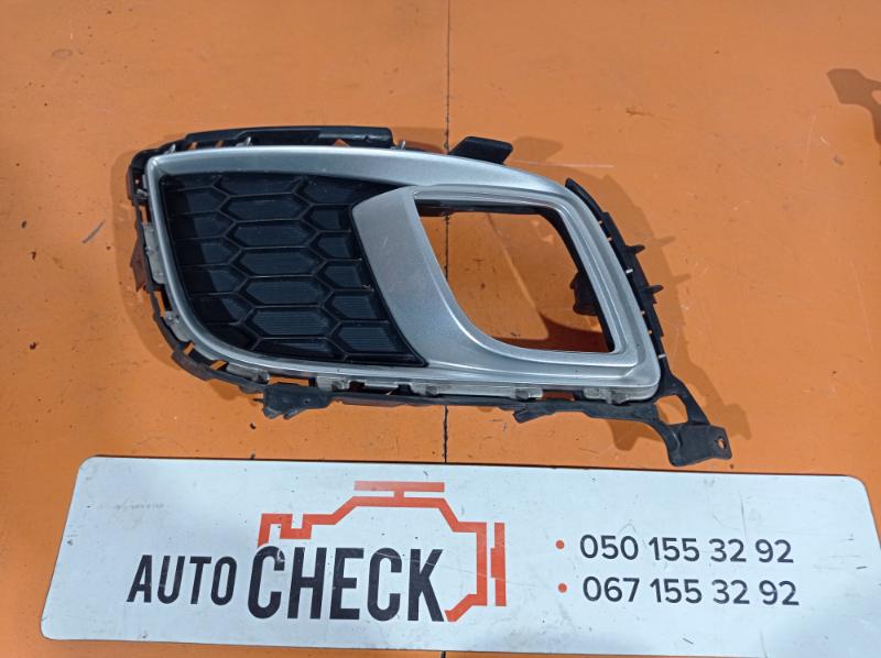 Накладка противотуманной фары правая Mazda 6 2008 Хэтчбек 2.5 бензин GS1N50C12D Б/У