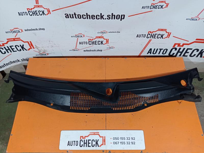 Жабо Jeep Compass 2011-2016 Внедорожник 2.4 05303964AF Б/У