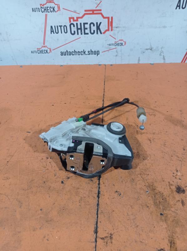 Замок боковой двери правый Toyota Prius 2014 универсал 1.8 гибрид 69030-47060 контрактная