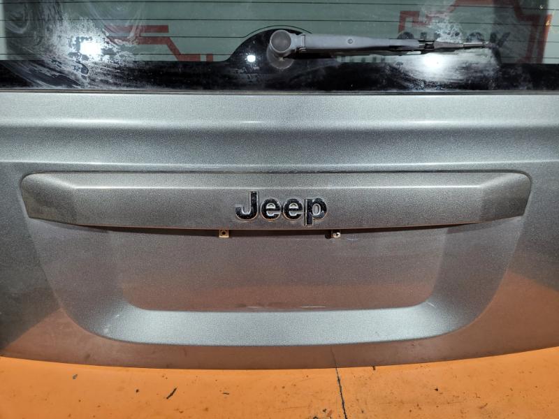 Накладка крышки багажника Jeep Patriot 2012 внедорожник 2 бензин ZH33DX8AK Б/У