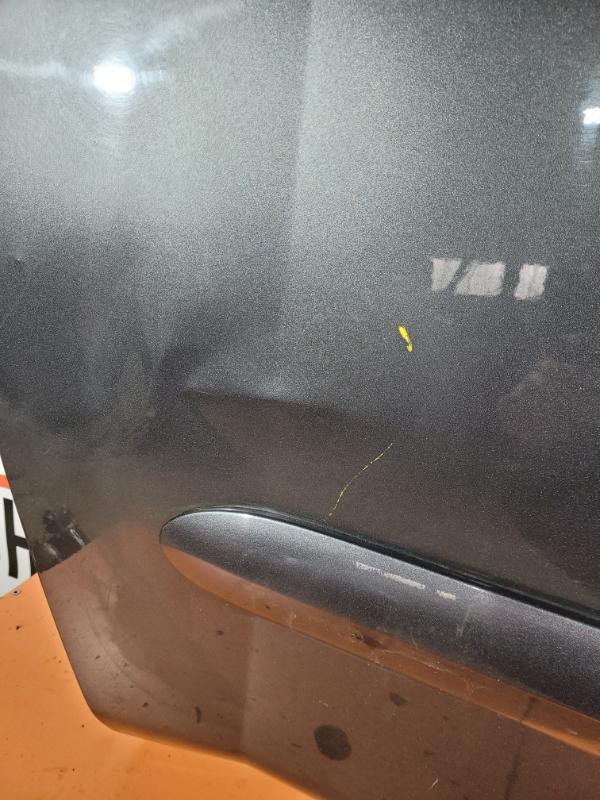 Дверь задняя правая голая Nissan Armada внедорожник 5.6