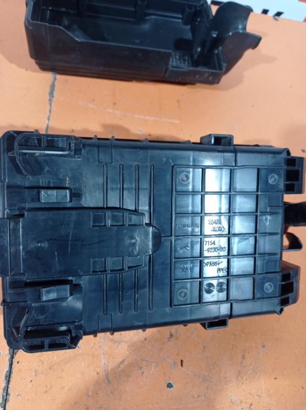 Блок предохранителей G35 2006 седан 3.5