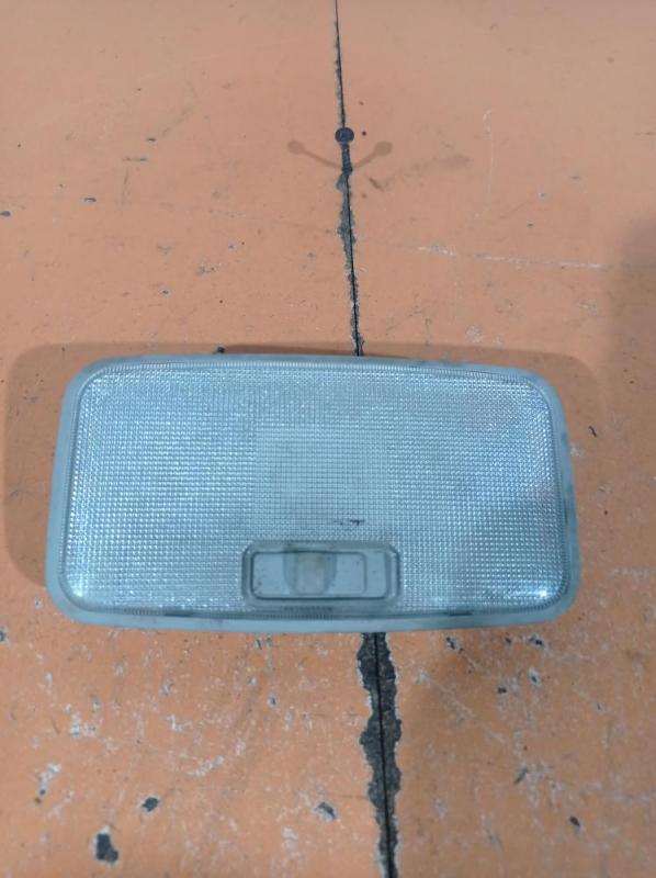 Плафон подсветки салона Toyota Prius 2014 универсал 1.8 гибрид 81240-68010-B1 Б/У