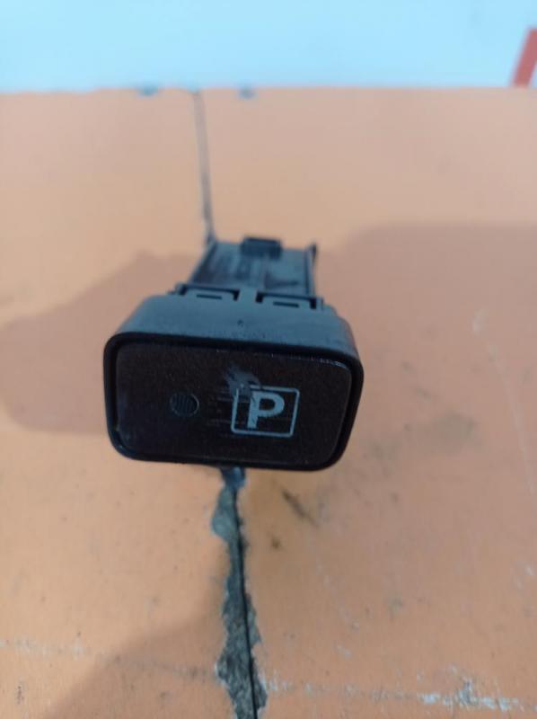 Кнопки Toyota Prius 2014 универсал 1.8 гибрид 1110728987 Б/У