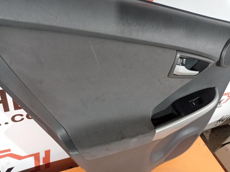 Задняя левая карта двери Prius 2014 универсал 1.8 гибрид