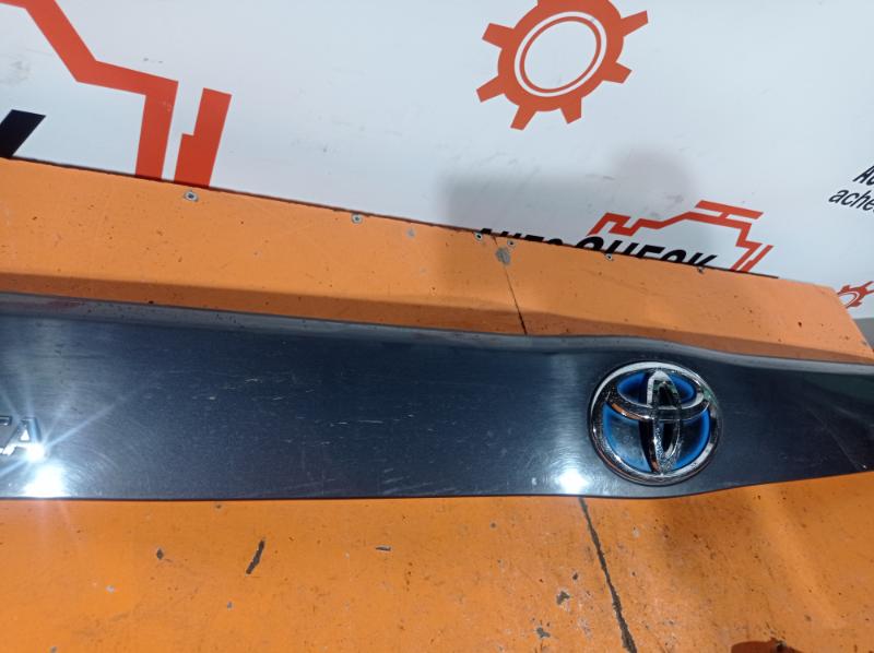 Накладка крышки багажника Prius 2014 универсал 1.8 гибрид