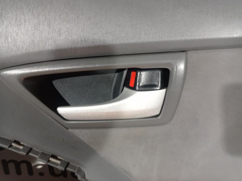 Карта двери передняя правая Toyota Prius универсал 1.8 гибрид
