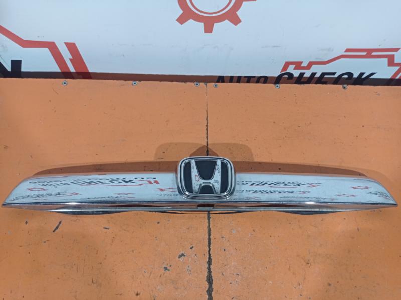 Накладка крышки багажника наружная Honda CR-V 3 2007-2012 Внедорожник 2.2 дизель Б/У