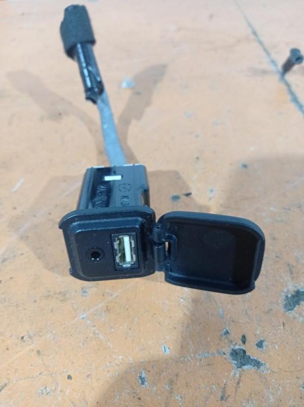 USB/AUX Mazda CX-5 2013-2016 Внедорожник 2.2 дизель Б/У