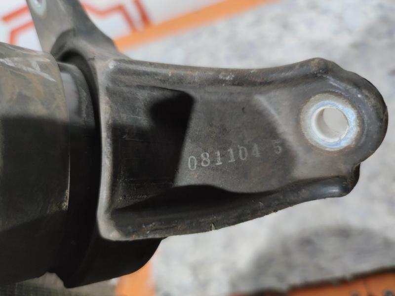 Подушка двигателя Toyota RAV 4 Внедорожник 2.0