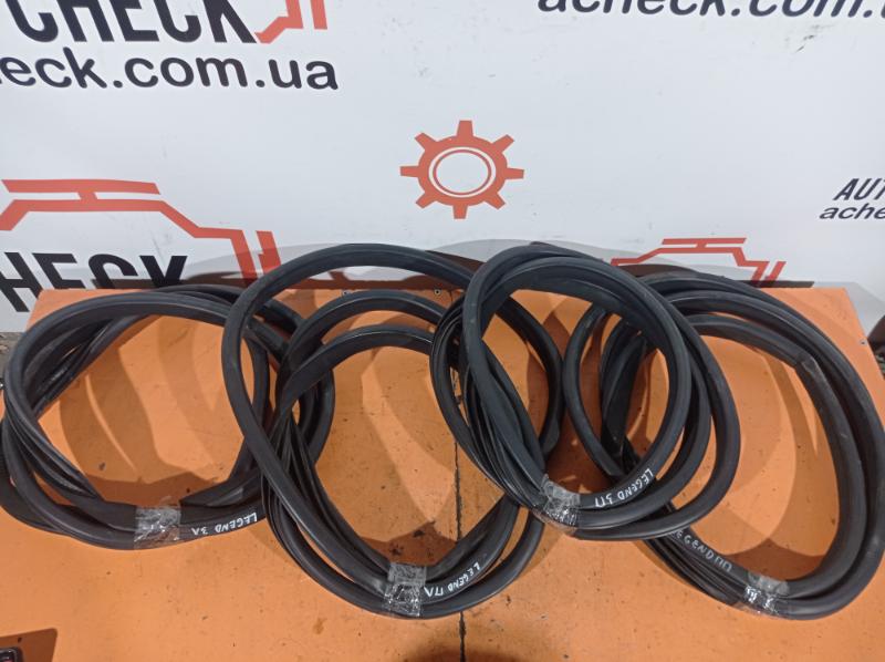 Уплотнительная резинка боковой двери Honda Legend 2004-2012 Седан 3.5 бензин J35A Б/У