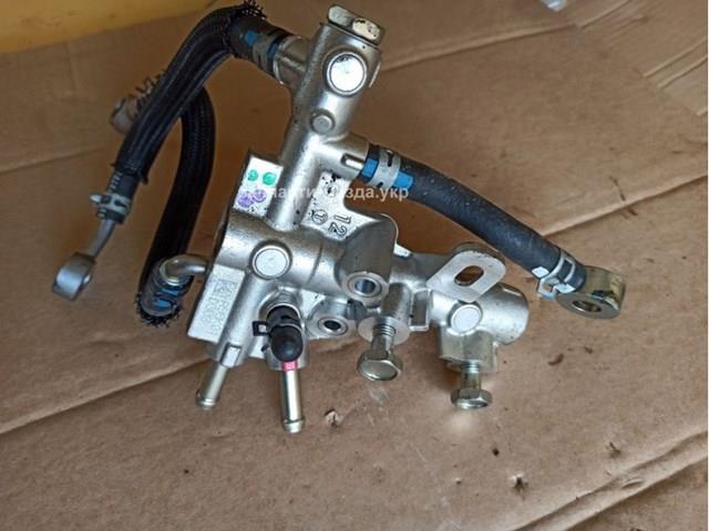 Клапан топливный обратки Mazda CX-5 2013-2016 Внедорожник 2.2 дизель SH011327X Б/У