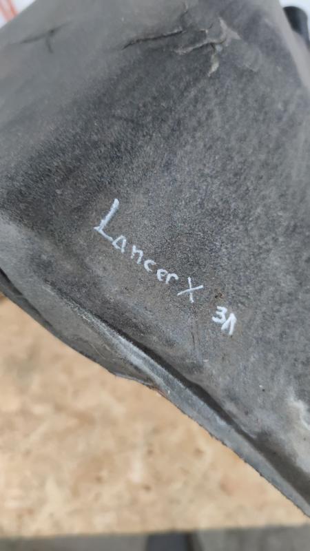Обшивка арки левая Lancer X 2007-2017 Седан 1.8