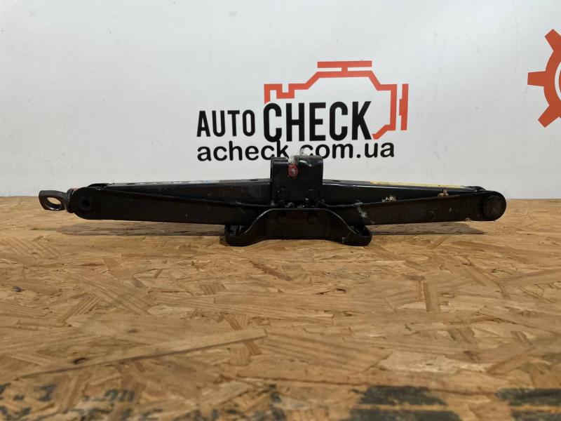 Домкрат RAV 4 2006 Внедорожник 2.0