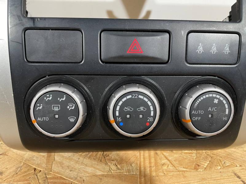 Блок управления климатом Nissan X-Trail T31 2008 Внедорожник 2.0 дизель 275003UP0A Б/У