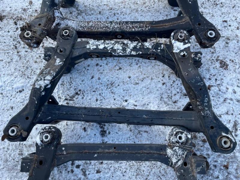 Подрамник задний задний Jeep Cherokee Внедорожник 2.4