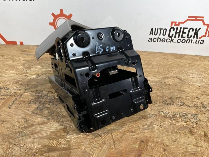 Подлокотник задний LS 600 2007 Седан (2URFSE) 5000CC 32-VALVE DOHC EFI