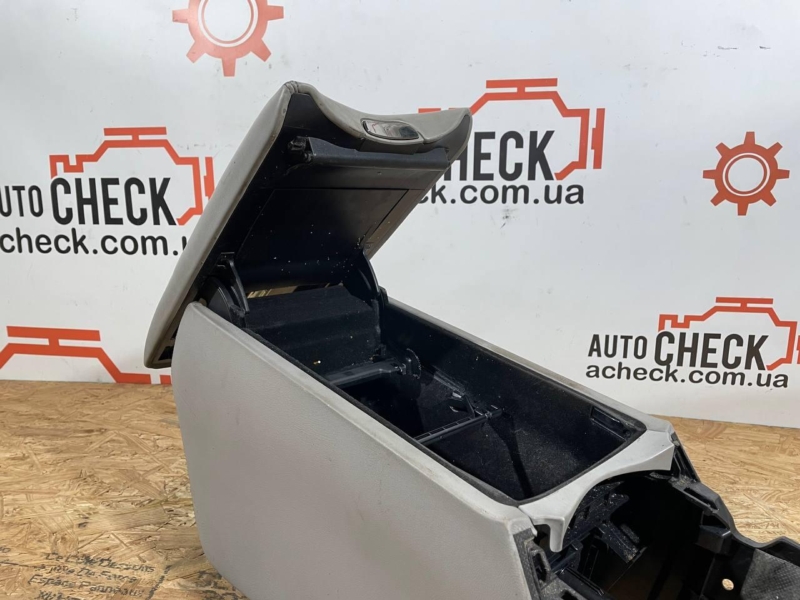 Подлокотник передний LS 460 2007 Седан 4.6