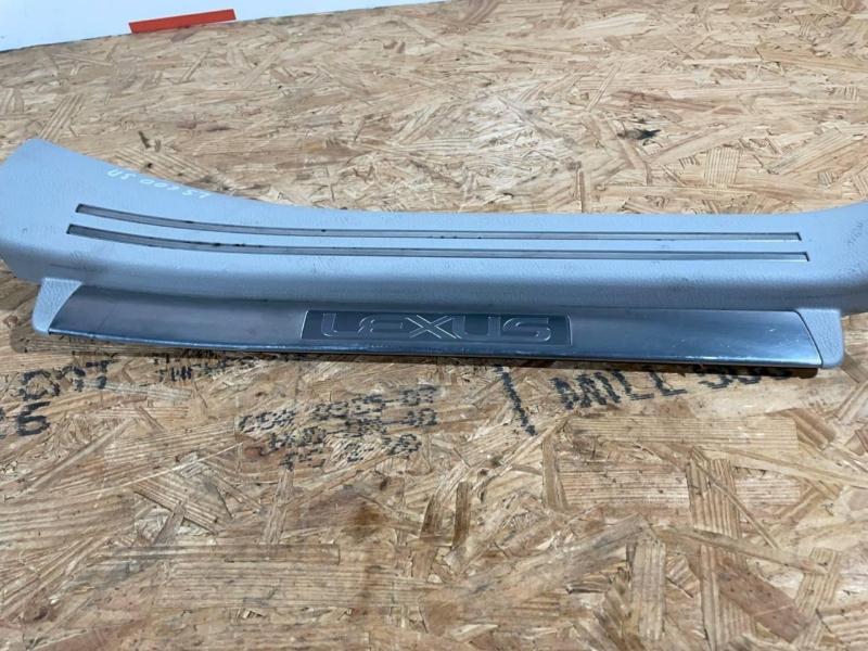 Накладка порога ЗП задняя правая Lexus LS 600 2007 Седан (2URFSE) 5000CC 32-VALVE DOHC EFI 6791750111 Б/У