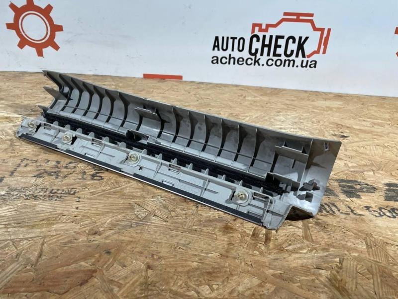Накладка порога передняя правая LS 600 2007 Седан (2URFSE) 5000CC 32-VALVE DOHC EFI