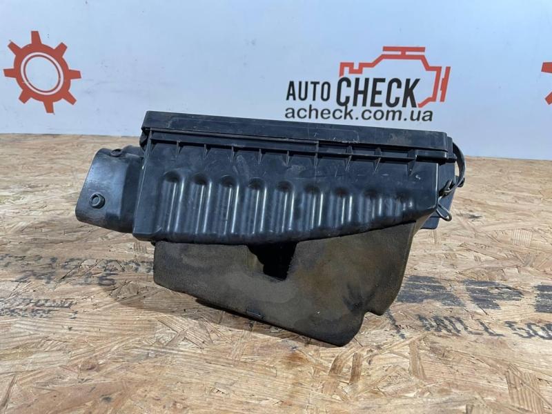 Корпус воздушного фильтра передний LS 600 2007 Седан (2URFSE) 5000CC 32-VALVE DOHC EFI