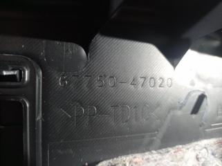 Обшивка крышки багажника Toyota Prius универсал 1.8 гибрид Обшивка крышки багажника Toyota Prius универсал 1.8 гибрид