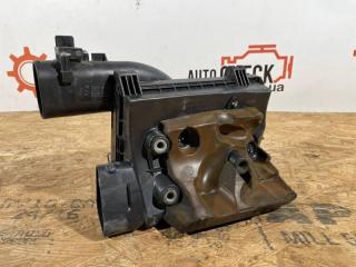 Корпус воздушного фильтра правый LS 600 2007 Седан (2URFSE) 5000CC 32-VALVE DOHC EFI Корпус воздушного фильтра правый LS 600 2007 Седан (2URFSE) 5000CC 32-VALVE DOHC EFI